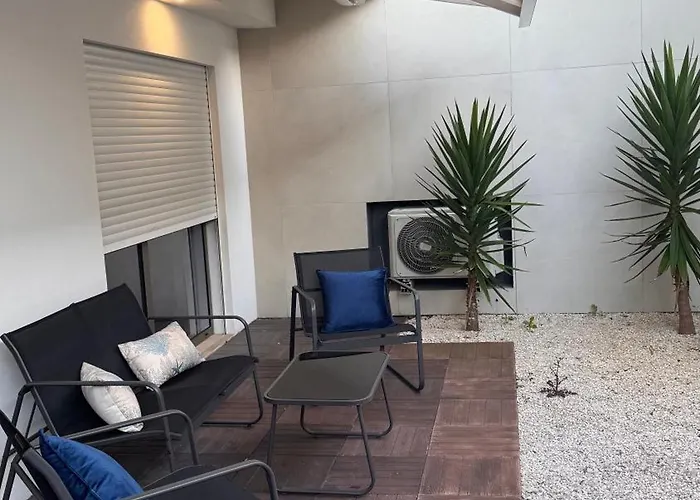 At The アパート アヴェイロ